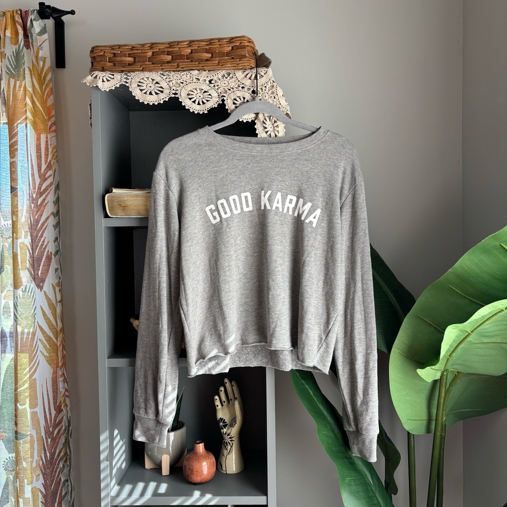 spiritual gangster “good karma” raw hem cropped sweatshirt